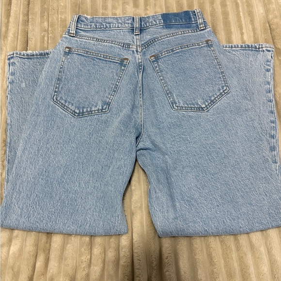 Abercrombie & Fitch Light Wash Denim 90s straight ultra high rise jeans - Picture 5 of 7